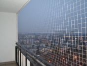 Siatka przeciw gołębiom na balkon