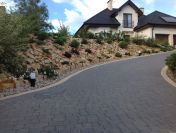 kamień dekoracyjny w ogrodzie