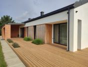 Montaż elewacji drewnianej, podbitki, desek tarasowych