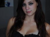 Młoda szuka dyskretnego pana