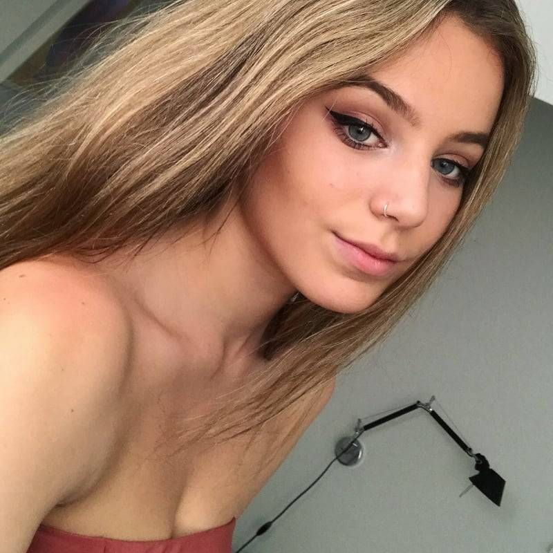 Mieszkam sama, zapraszam  - Zdjęcie 1