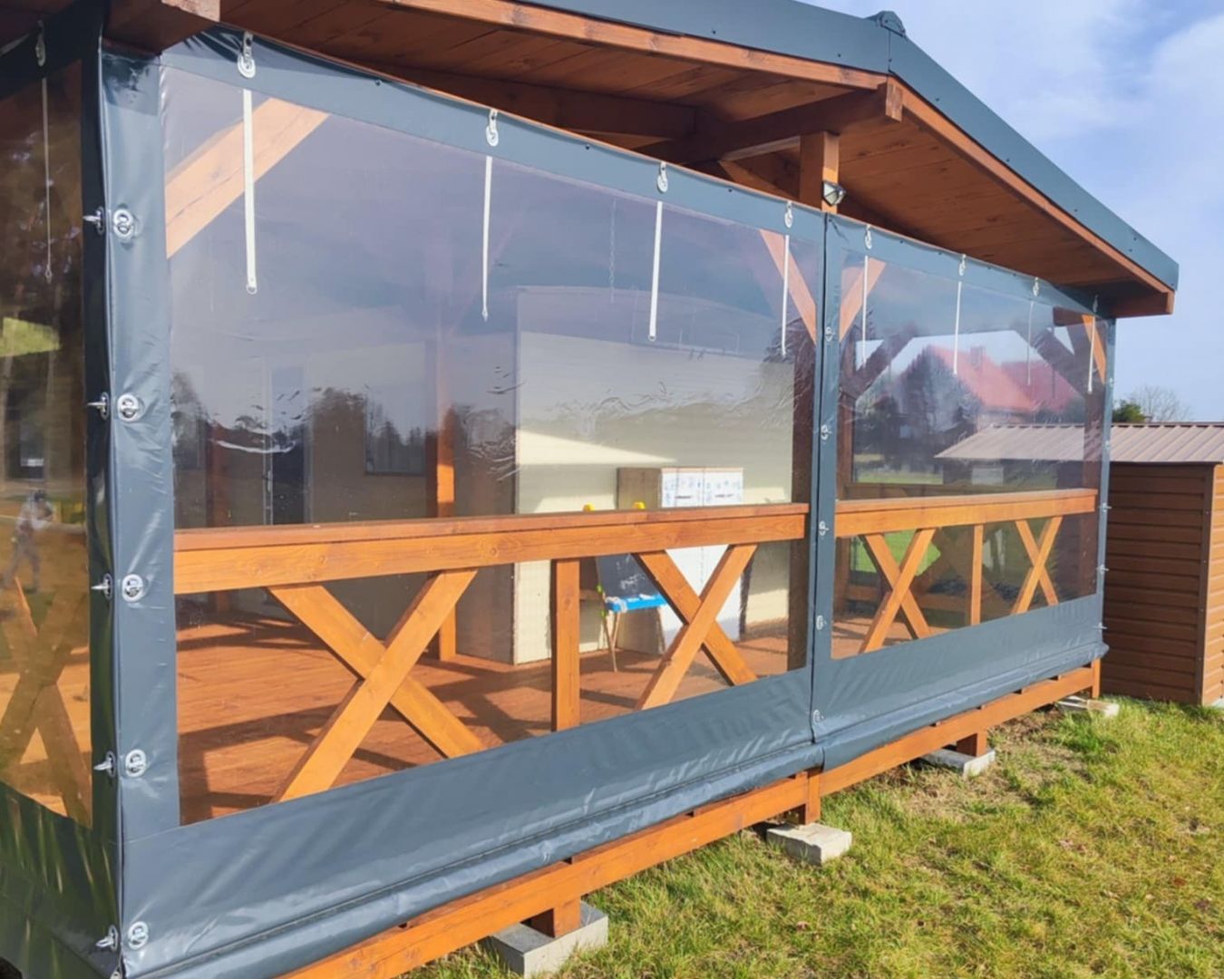 Zabudowa tarasu plandeką – trwała i estetyczna Olsztyn - Zdjęcie 1